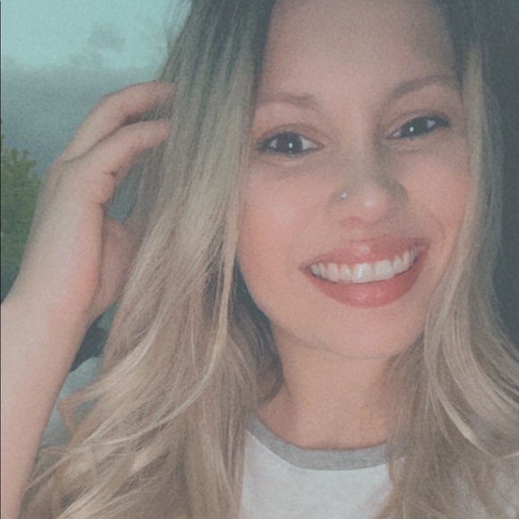 Welcome to #DillsDeals 💛 - Picture 2 of 5